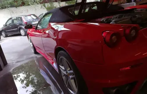 Ferrari F430 rojo recién pintado en IRC Automoción