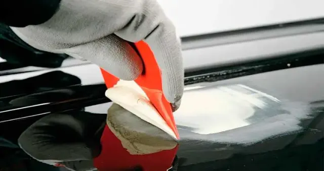 Reparación de fibra y plásticos