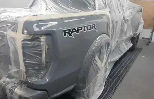 Ford Raptor enmascarada para pintar