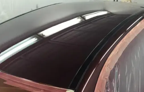 Coche gris preparado para pintar