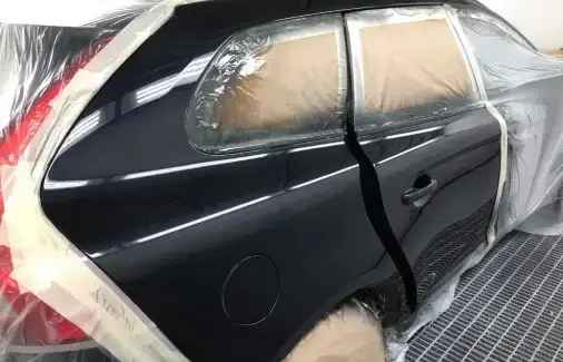 Aleta aparejada y enmascarada antes de pintar